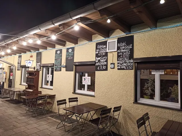 Außenbereich von Bei Antonio am Abend